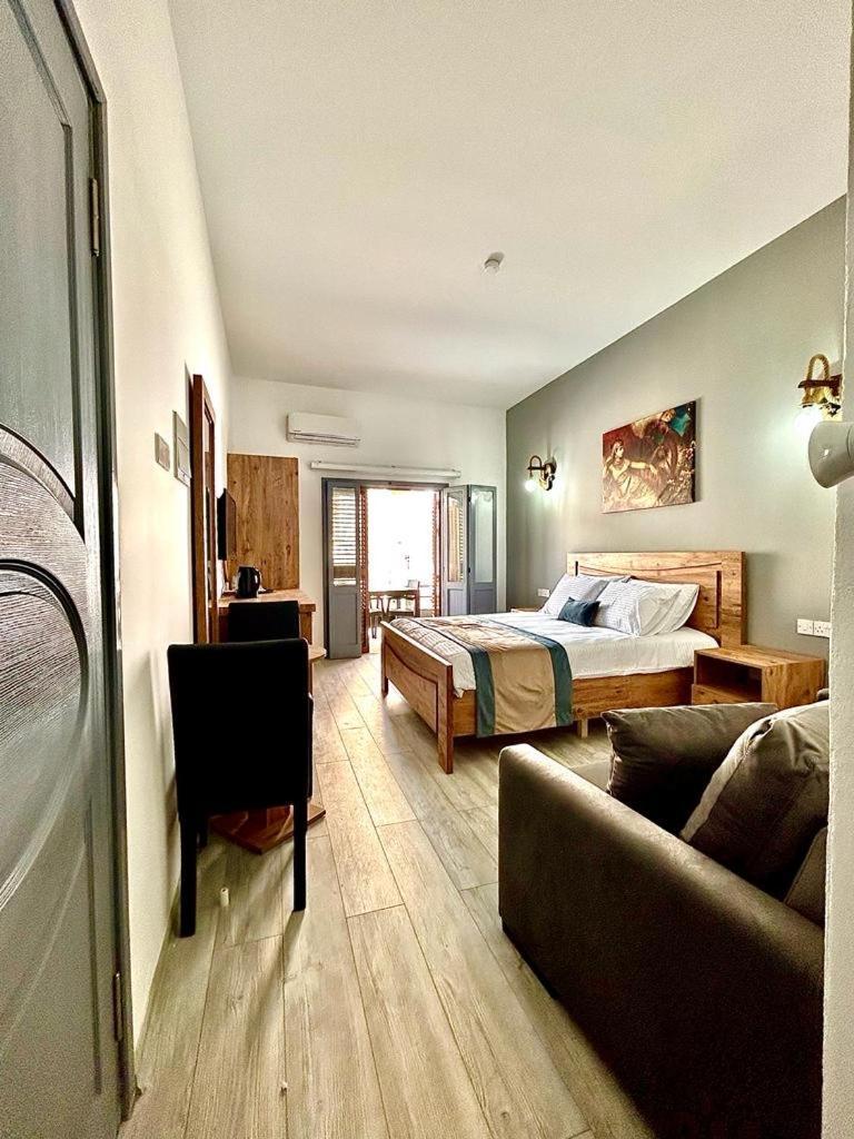 Royal Goddess Guest House, Walled City Famagouste Extérieur photo